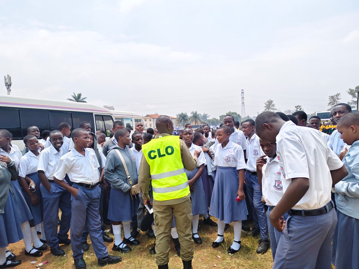 Joint security as usual is on top of the game ensuring safety of Ugandans while protecting life and property around of areas UMA show grounds Lugogo #UGITF25 #UGITF2025 #ProtectTheGains #ProtectingTheGains