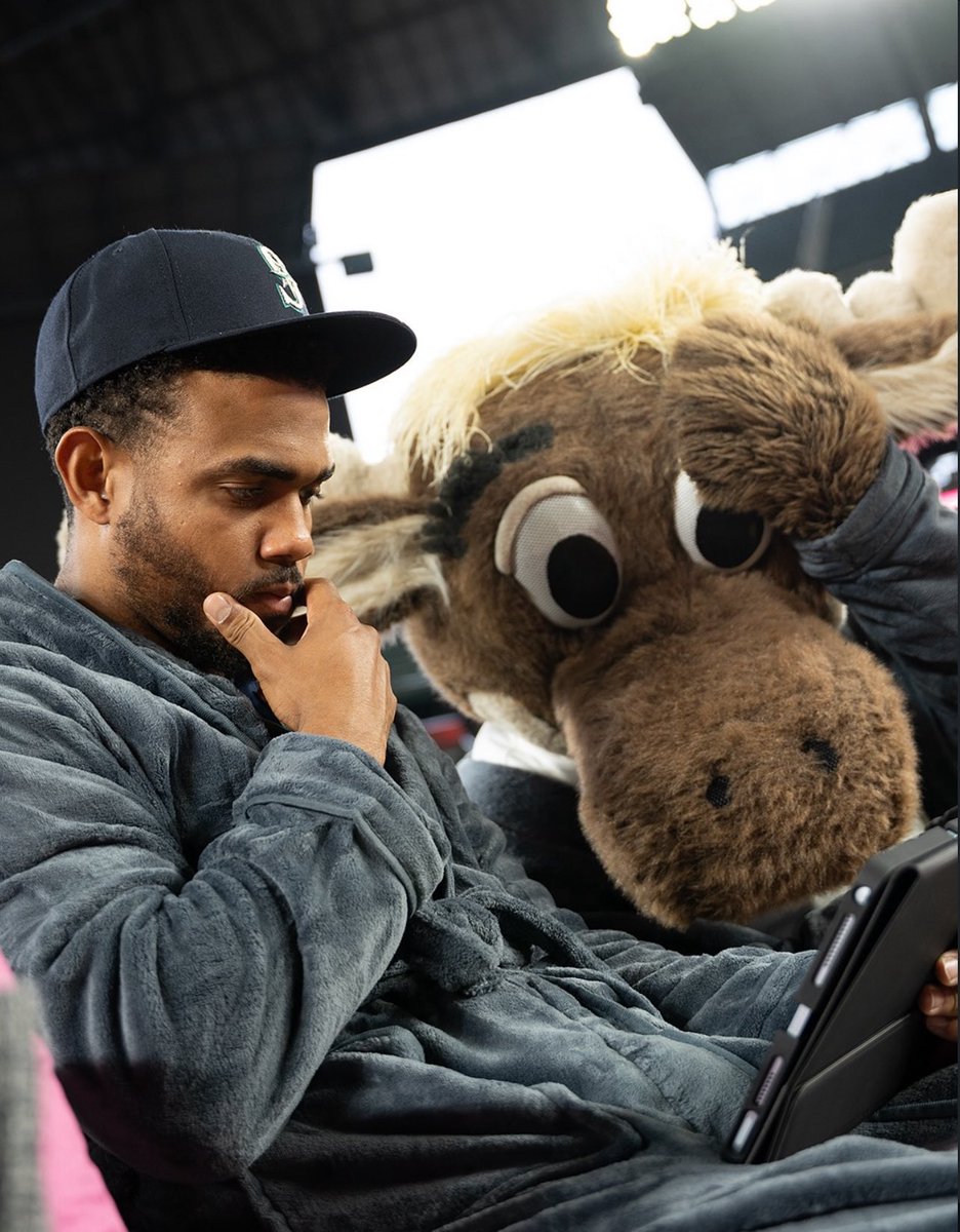 Switch (@iiswitchii) on Twitter photo 