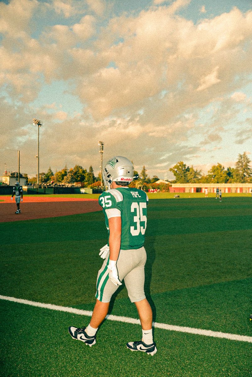 JudahPape's tweet photo. #dlsfootball #brotherhood #spearsup #thisissparta #gospartans #delasalle #highschoolfootball #classof2027 https://t.co/mtRLa4yfhD