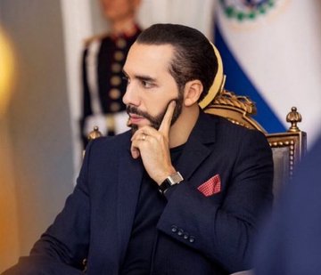 dtncorp's tweet image. BREAKING: Elon Musk calls for implementing the Bukele system in the courts.  Bukele: “If you don’t impeach the corrupt judges, you cannot fix the country.” 
#ElonMusk #system