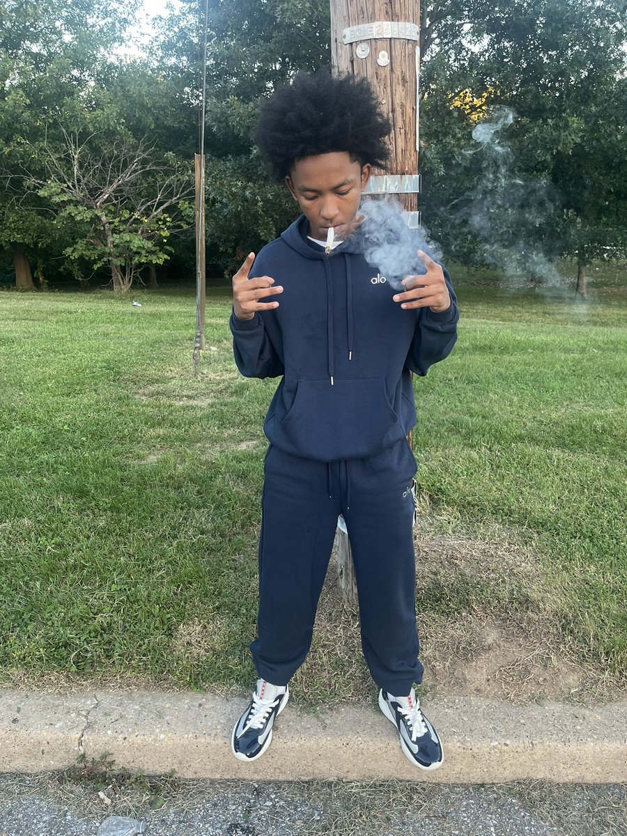 Freehothamd's tweet photo. 🏄‍♂️#LLtrizzy#freehothand#freelordee https://t.co/RE94okbYTe