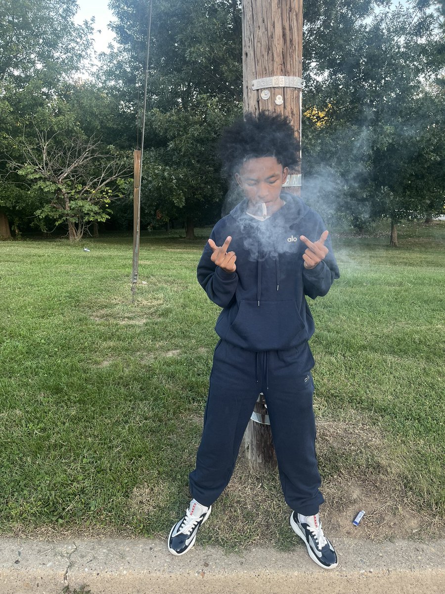 Freehothamd's tweet photo. 🏄‍♂️#LLtrizzy#freehothand#freelordee https://t.co/RE94okbYTe