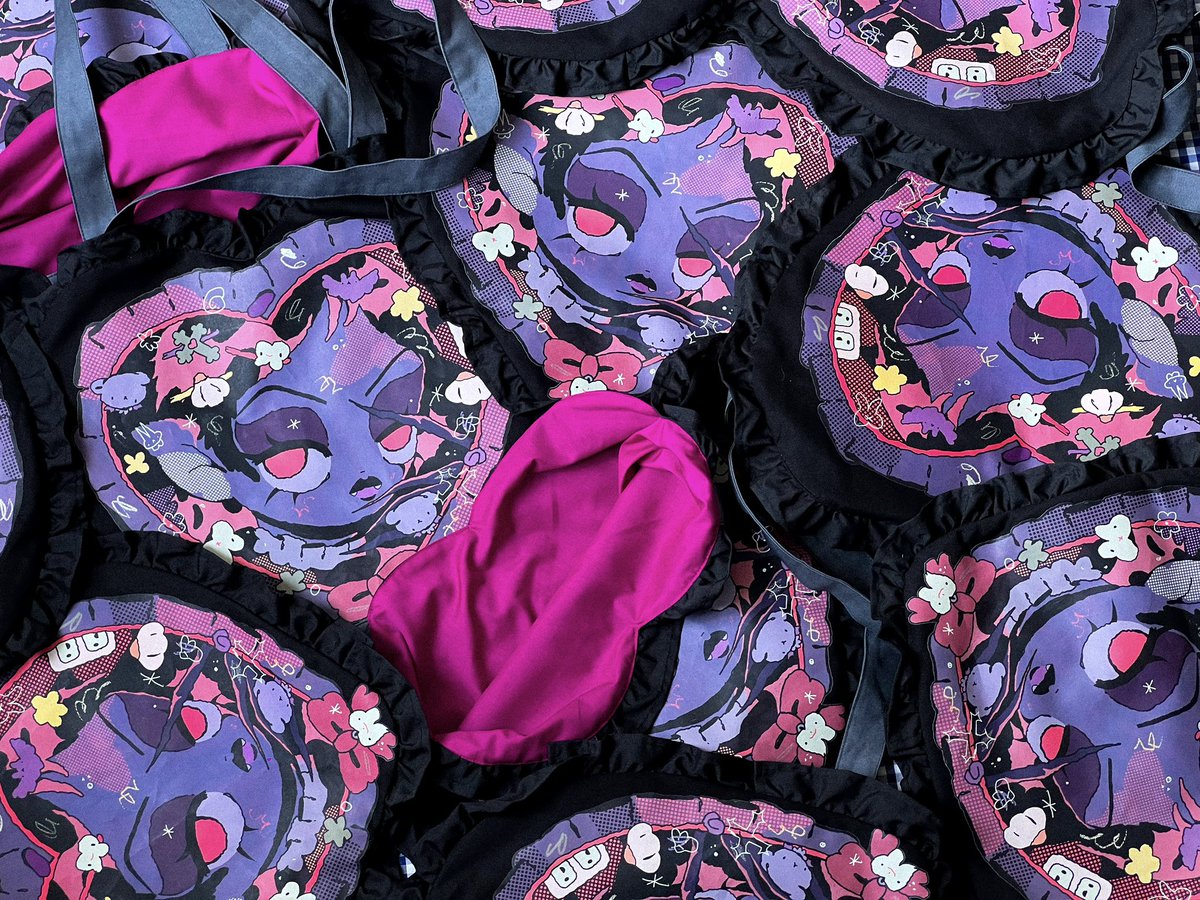 lemonbo_y's tweet image. ola amigas, estas bolsas m dejaron endeudadisima y no se pudieron mover tan padre en el evento porque me llovió!!!! :(((

Compren compren ,, las hice con mucho aMoOoOor 🦷🦇