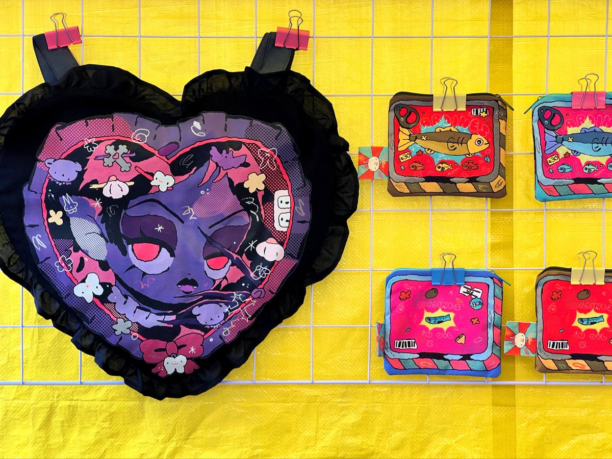 lemonbo_y's tweet image. ola amigas, estas bolsas m dejaron endeudadisima y no se pudieron mover tan padre en el evento porque me llovió!!!! :(((

Compren compren ,, las hice con mucho aMoOoOor 🦷🦇