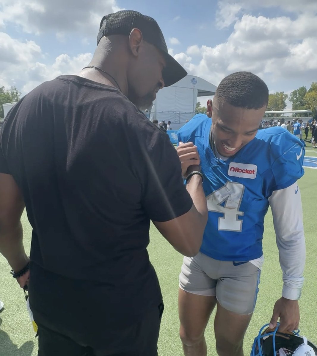 HMAN84's tweet photo. @amonra_stbrown Big congrats on your continued climb to 4th in the franchise record books.
#ModelOfProfessionalism #PlayerOfCharacter
#TeamAboveIndividual https://t.co/0W04HyVXxY