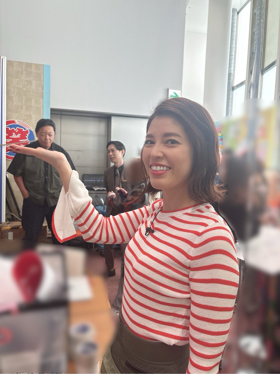 kandaaika55's tweet image. 本日も #ぽかぽか ☀️
今週もよろしくお願いします！

本日は…
#沢口靖子 さん #板谷由夏 さんの
新月9コンビのお二人を深掘りします！

岩井さんとお話し中の伊集院さんを
手のひらに乗せさせて頂きました📸

#神田の裏側 ＠HikaruIjuin