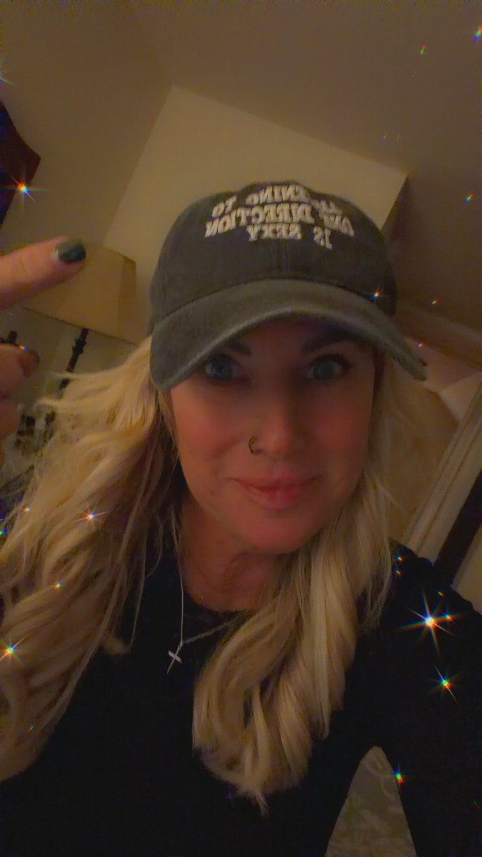 bottledchaos28's tweet image. Okay so I’m a little less stunned a little more …FFS what happened and yes listening to One Direction is Sexy #Nocontrol #AFHFNY #LouisTomlinson l