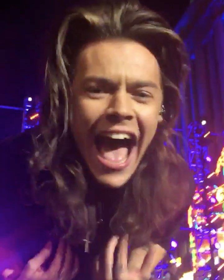 _Winchester_91's tweet photo. X:¿Y que canción canto Louis?"
... https://t.co/Trz2ZylnAI
