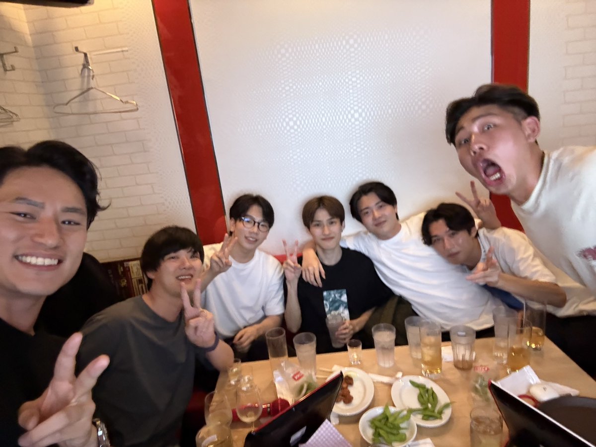 PUBGM部門優勝おめでとう🎉
普段絶対来ないReijiくんが来てくれたのと、いつもと違うDevineが見れたので月末のインド、タイの世界大会は期待しかないですね😸

（カラオケで大会の反省会はすごい