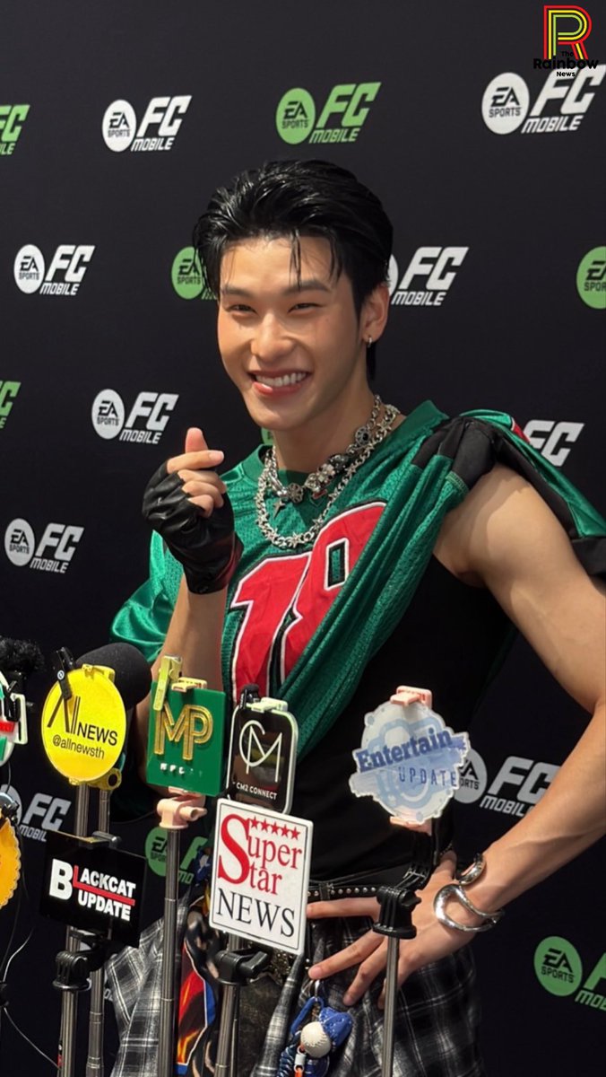 RainbowNewsent's tweet photo. [เก็บตก] "ออฟโรด กันตภณ" ภายในงานร่วมฉลองครบรอบ 2 ปี EA SPORTS FC MOBILE 💚✨

FCTM MOBILE X OFFROAD
#FCMobile2ndXOffroad
#offroadKTP 
#ออฟโรด 
#2ndAnniversaryFCMobile
#FCMobileTH https://t.co/L0HxAjNGu3