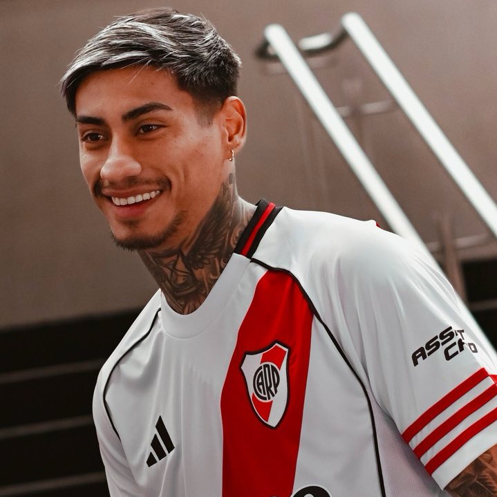 El bolsillo de Franco Ibarra saliendo del Gigante de Arroyito.