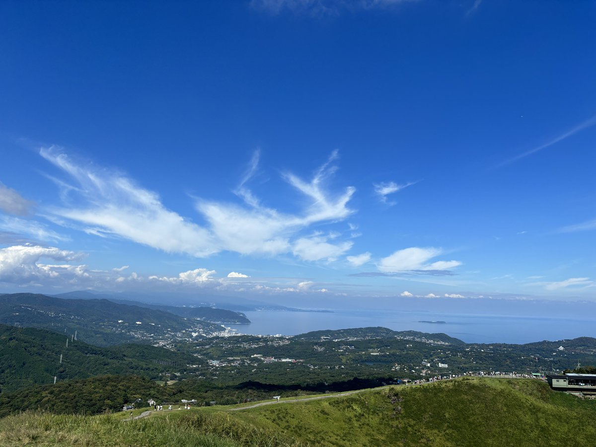Foxl1e_'s tweet photo. ⛰️🌊 https://t.co/OdNs7rRLpr