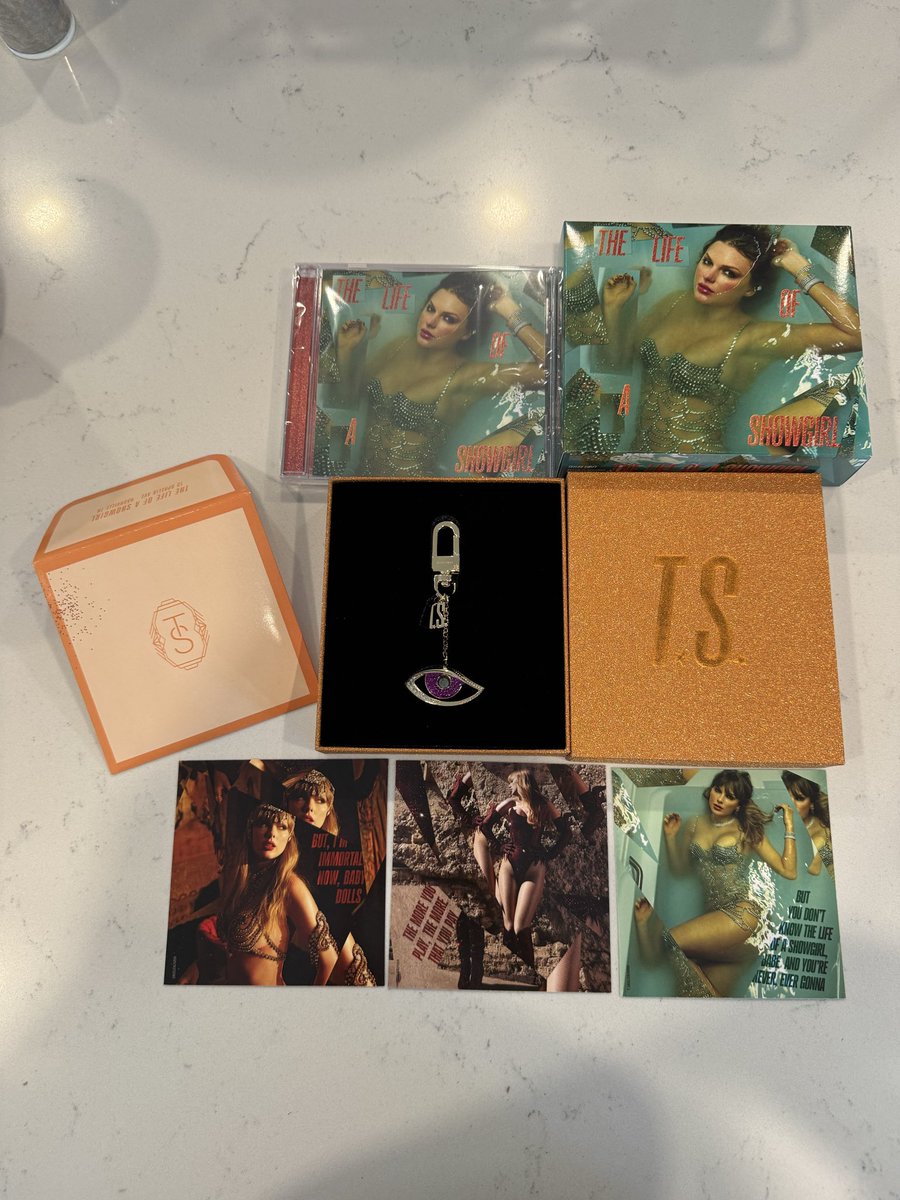 just_jojo30's tweet photo. Everything is so gorgeous!! I’m glad I got them all, truly special.  🤗 @taylornation13 @taylorswift13 #TSTheLifeofaShowgirl https://t.co/VO2E4LKKJq