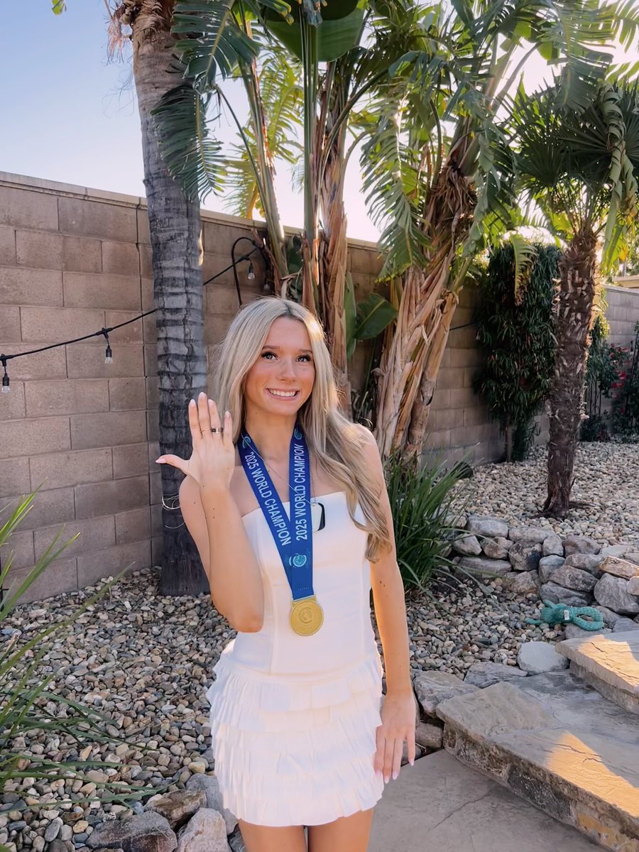 07TaylorJohnson's tweet photo. world champs🧡🧡 https://t.co/MsOvZr7c68