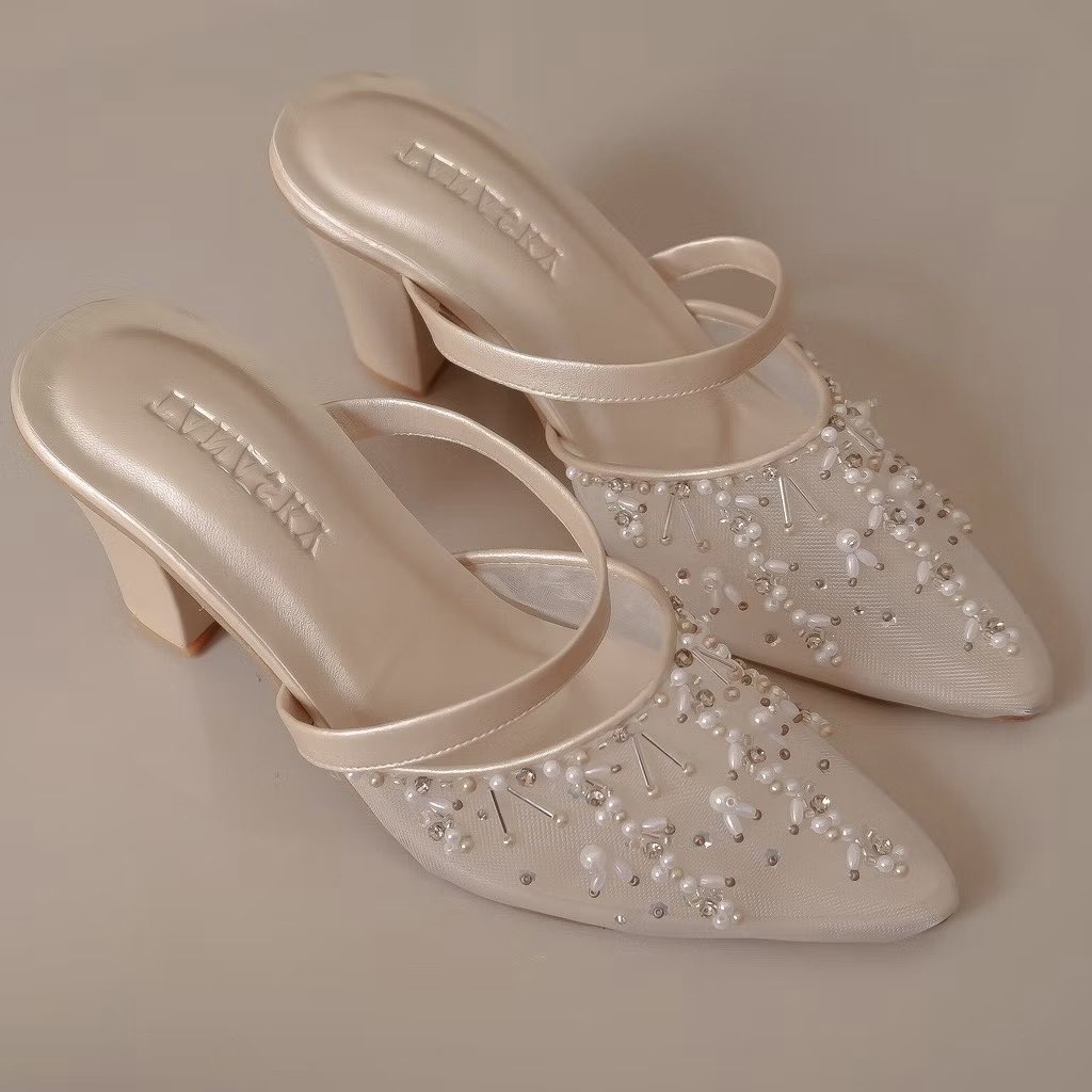 nudihascart's tweet photo. The perfect bridal shoes doesnt exi- https://t.co/6WjBlZugRa