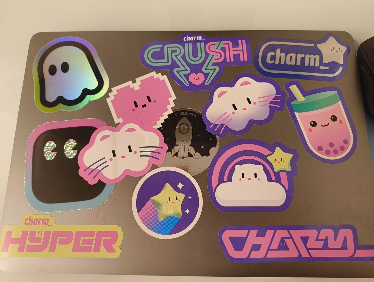 tauraamuix's tweet image. Hanging out with the rest of @charmcli team in Florence for Golab, got all the swag! 😍😎