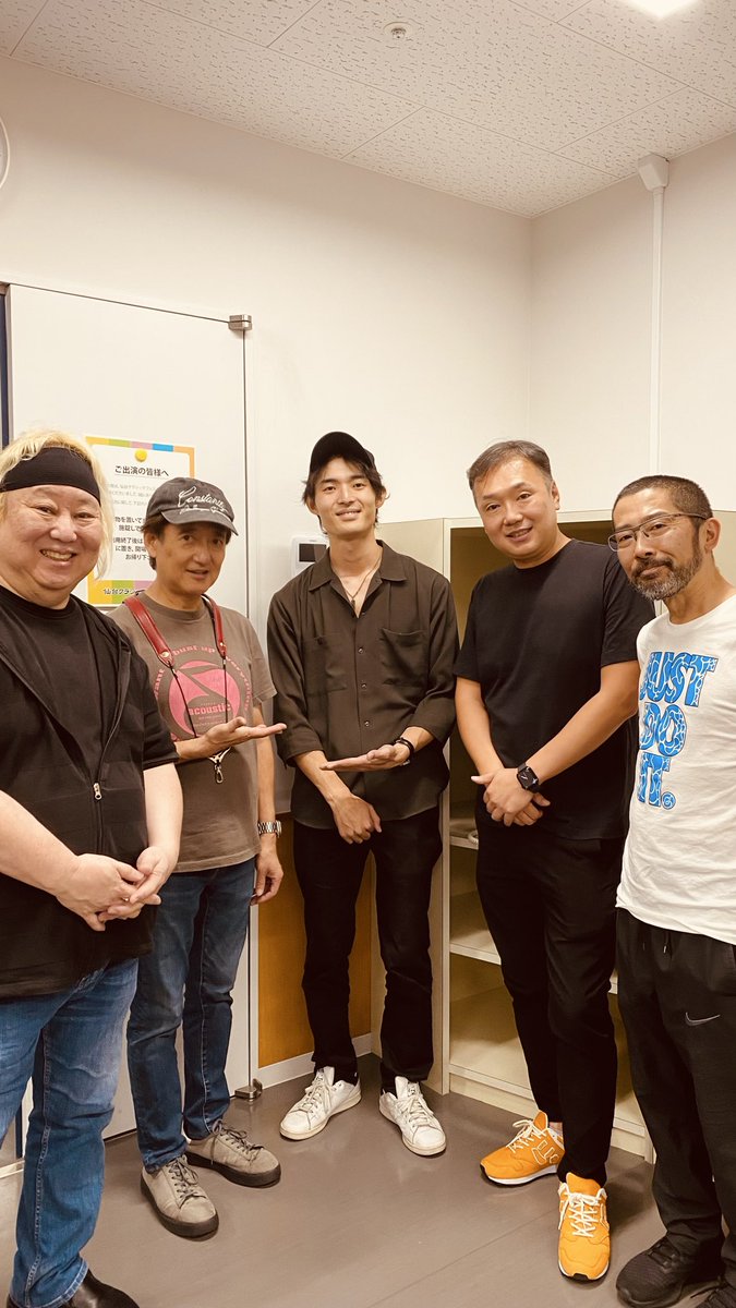 junbass0510's tweet photo. 先日は尊敬する先輩ベーシスト、川村竜さんのリハトラで、仙台の泉シティホールへ行ってきました！
一流の皆様と少しの時間でしたが過ごさせて頂き、貴重な経験となりました！ https://t.co/4qNsKM6OH5