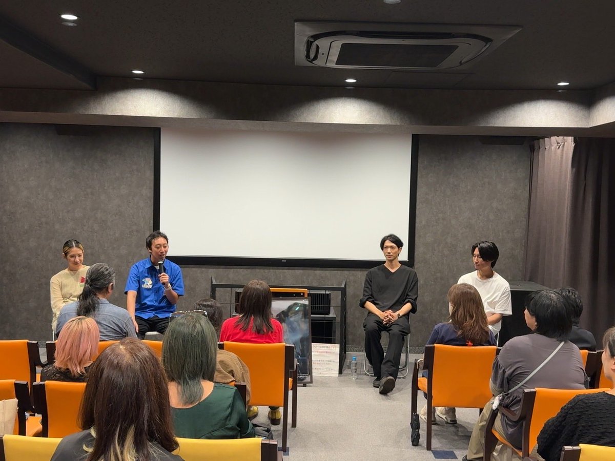 Landmarkers_'s tweet photo. @Tokyo_Landmark @_____hadashi @koya_ishihara @nami_nmzw @yoshiyamashinji @higawaricinema @kisetsufujiwara @seina_suzuki_t @Ms_SleepyCat @masakikenji ゲストトークには #林知亜季 監督 #石原滉也 さん #沼澤菜美 さん、そして急遽ではありますが #義山真司 さんにご登壇いただきました🥲✨監督、俳優、衣装美術と作品に欠かせない皆様のトークは撮影の裏側が垣間見える程楽しい時間でした👕 じゃんけん大会も白熱✊ポスターとシール🆕お渡ししました✋ https://t.co/n5yIztNgQf