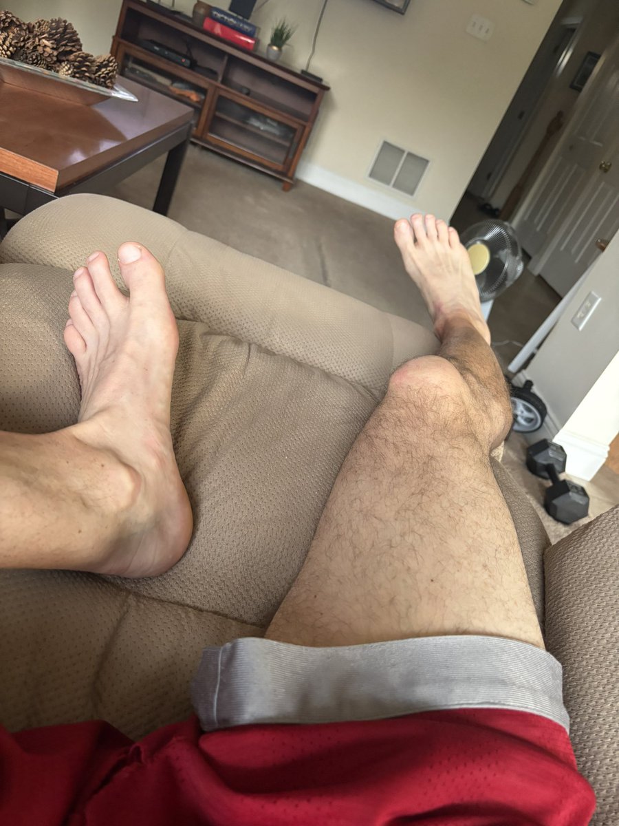 Feet so white you have to wear sunglasses to worship them 😎