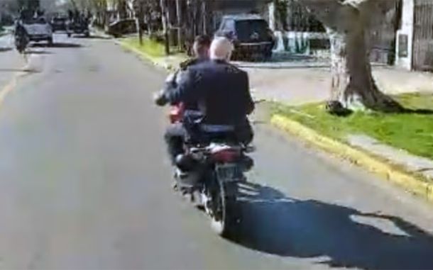 El Mató a un dipunarco motorizado