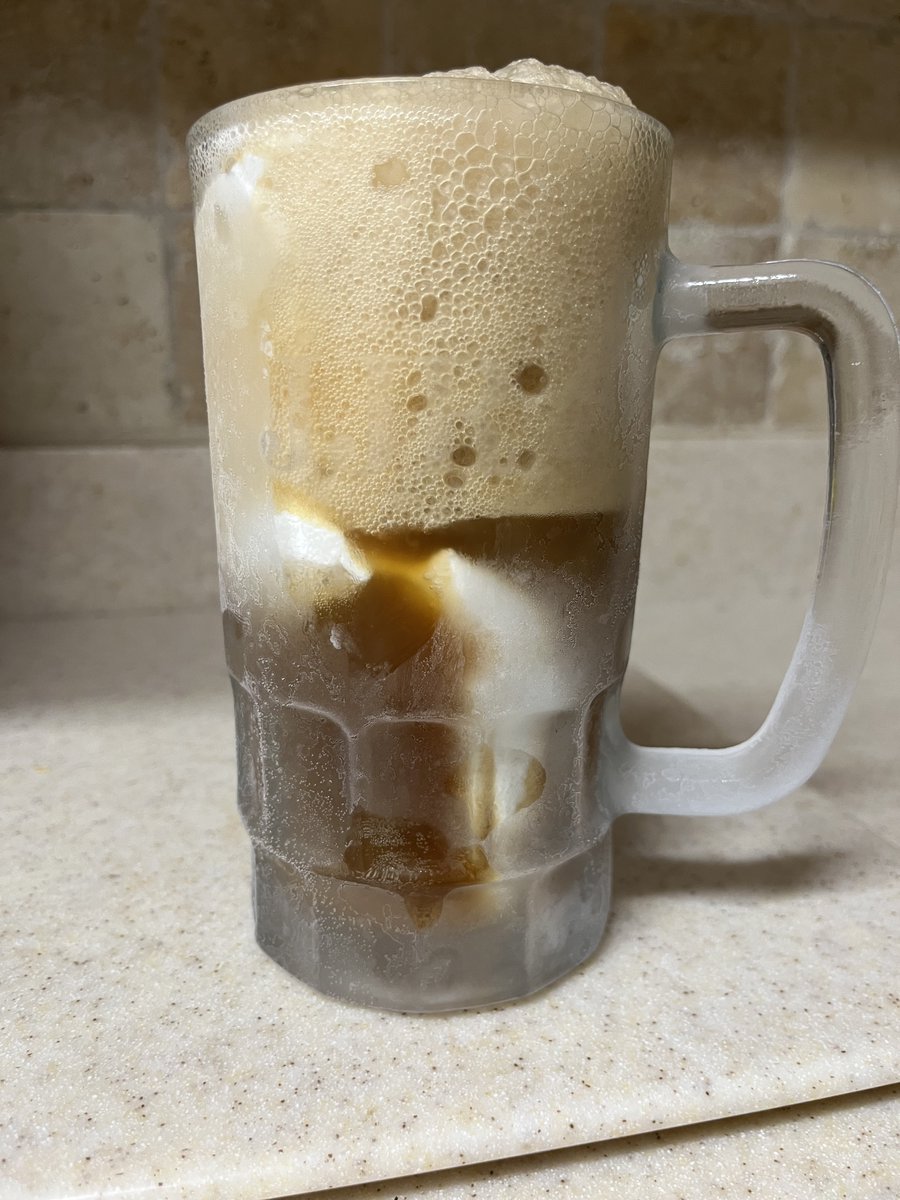 Starting off my birthday week indulgences with one of the prettiest root beer floats I’ve ever seen