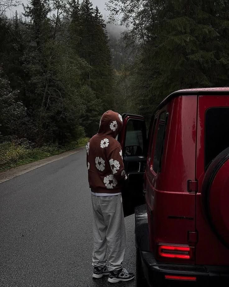 This week isn’t about catching every move — it’s about catching your move.
Stay patient, stay dangerous. ⚡📈