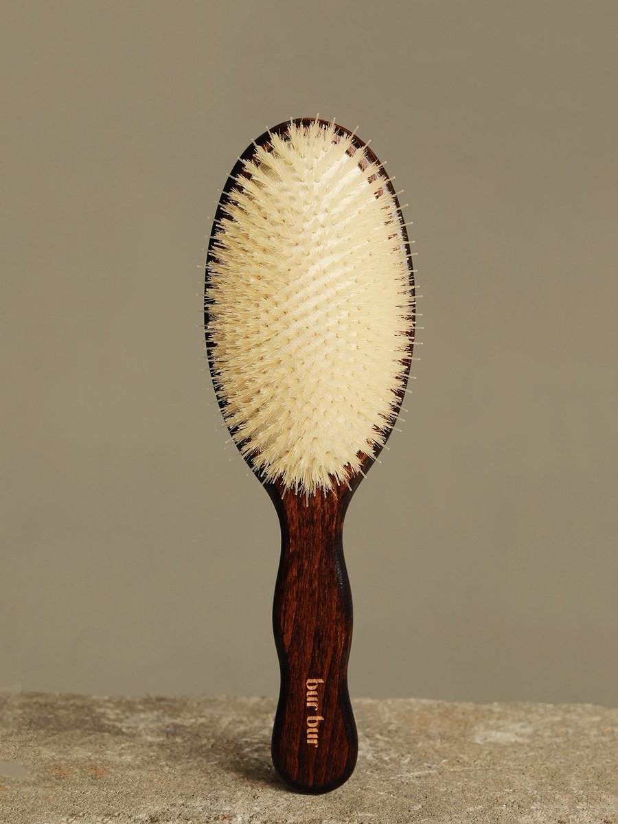 I just received THE MERMAID BRUSH - ESSENTIAL BRUSH - BUR BUR | Default Title from Anonymous via Throne. Thank you! throne.com/dominurtrix #Wishlist #Throne