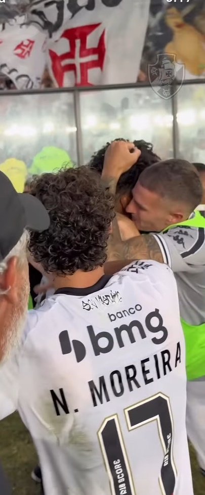 bourguignon_je's tweet photo. Isso aqui não dá like.....

Vegetti merece banco e merece ser substituído.....Mas vender que é um jogador descompromissado com o Vasco ou que tá de sacanagem....ai é covardia.

Pra mentor de cabeceio o cria tá bem.... https://t.co/ZxA5sslp7h