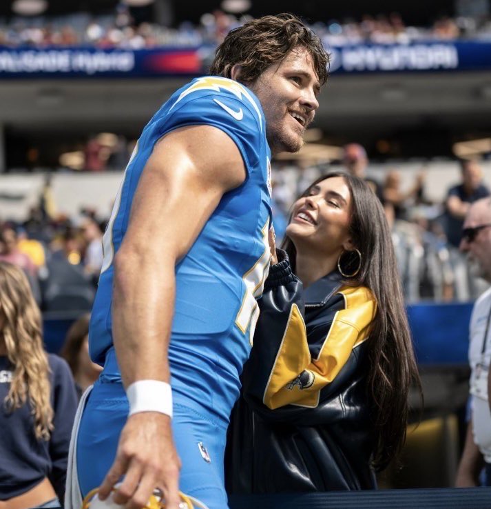 home2soph's tweet photo. America’s sweethearts 
Madison Beer &amp; Justin Herbert https://t.co/Ggia7cu2cc