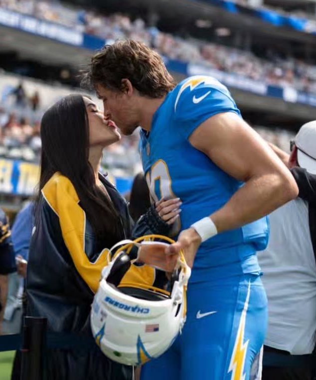 home2soph's tweet photo. America’s sweethearts 
Madison Beer &amp; Justin Herbert https://t.co/Ggia7cu2cc