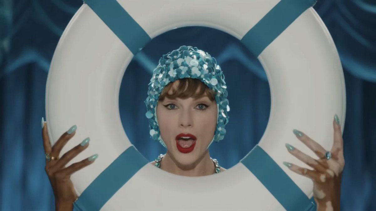 TSwiftNewsJP's tweet photo. 𖥔‧₊˚ ⊹࣭⭑✴︎˚｡⋆˖ ࣪ ⊹𖥔‧₊˚ ⊹࣭⭑✴︎˚｡⋆˖ ࣪ ⊹𖥔‧₊˚ ⊹࣭⭑
             #TSTheLifeofaShowgirl     
「The Fate of Ophelia」ミュージックビデオ公開
𖥔‧₊˚ ⊹࣭⭑✴︎˚｡⋆˖ ࣪ ⊹𖥔‧₊˚ ⊹࣭⭑✴︎˚｡⋆˖ ࣪ ⊹𖥔‧₊˚ ⊹࣭⭑
本日、日本時間朝8:00 
「The Fate of Ophelia」ミュージックビデオ
が #テイラー・スウィフト 公式YouTubeチャンネルにて公開されました🎬🪩💫

さらに『The Life of a Showgirl』全曲リリックビデオも順次プレミア公開中です❗️

「The Fate of Ophelia」MV視聴はこちら:
https://t.co/EM1ysYYvOy