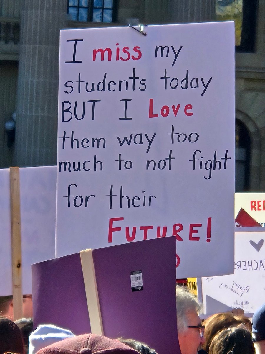 NurseMom5AB's tweet image. Approx 20 000 showed up at the Leg to #StandWithABTeachers, let alone other locations across Alberta!
Keep it up!
Add your favorite pics of signs/people to this thread!!!
#RedForEd #ParentsStandWithABTeachers #ProtectStudents