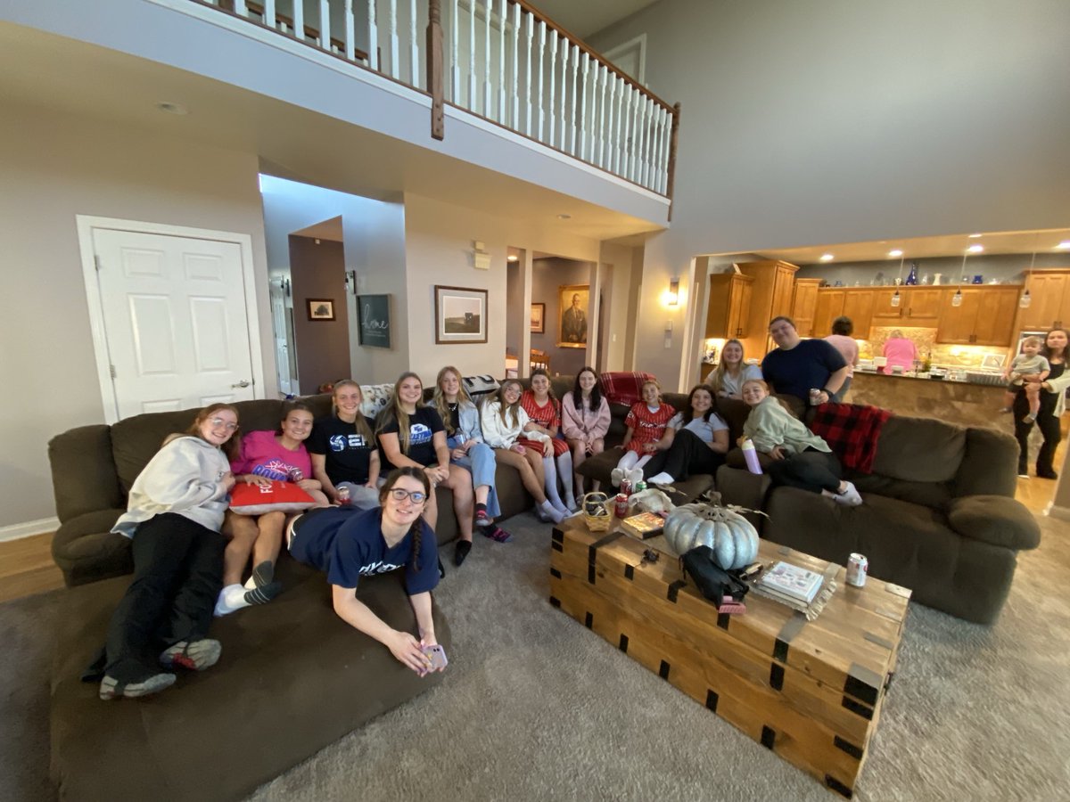 Eastern Hancock Royals awaiting IHSAA Sectional 43 draw! #ihsvca #ihsaa #ihsaatv #royals