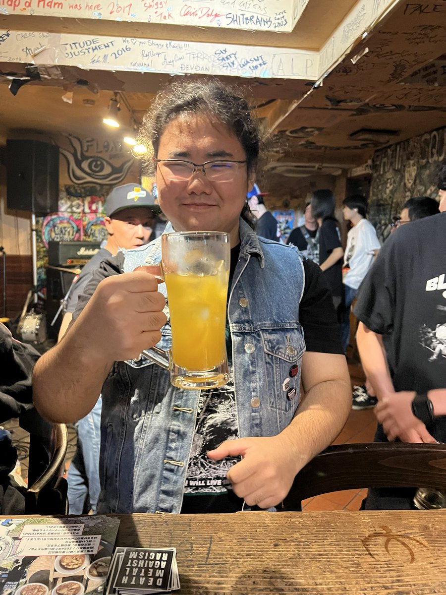 yokohama_puente's tweet image. 強烈なるマーベラスサンデー！

ナルさんをはじめ
皆さま最高の一夜を本当にありがとうございました！

貫禄高校生グンジ！急遽お手伝いありがとうございました！

【YOKOHAMA EXTREME】

SERIAL EXPERIMENTS
THIRSTY
KING KILL
Brag flashramp
ANALSKULLFUCK
FINAL EXIT
DEMOLISH TERROR(🇲🇾)