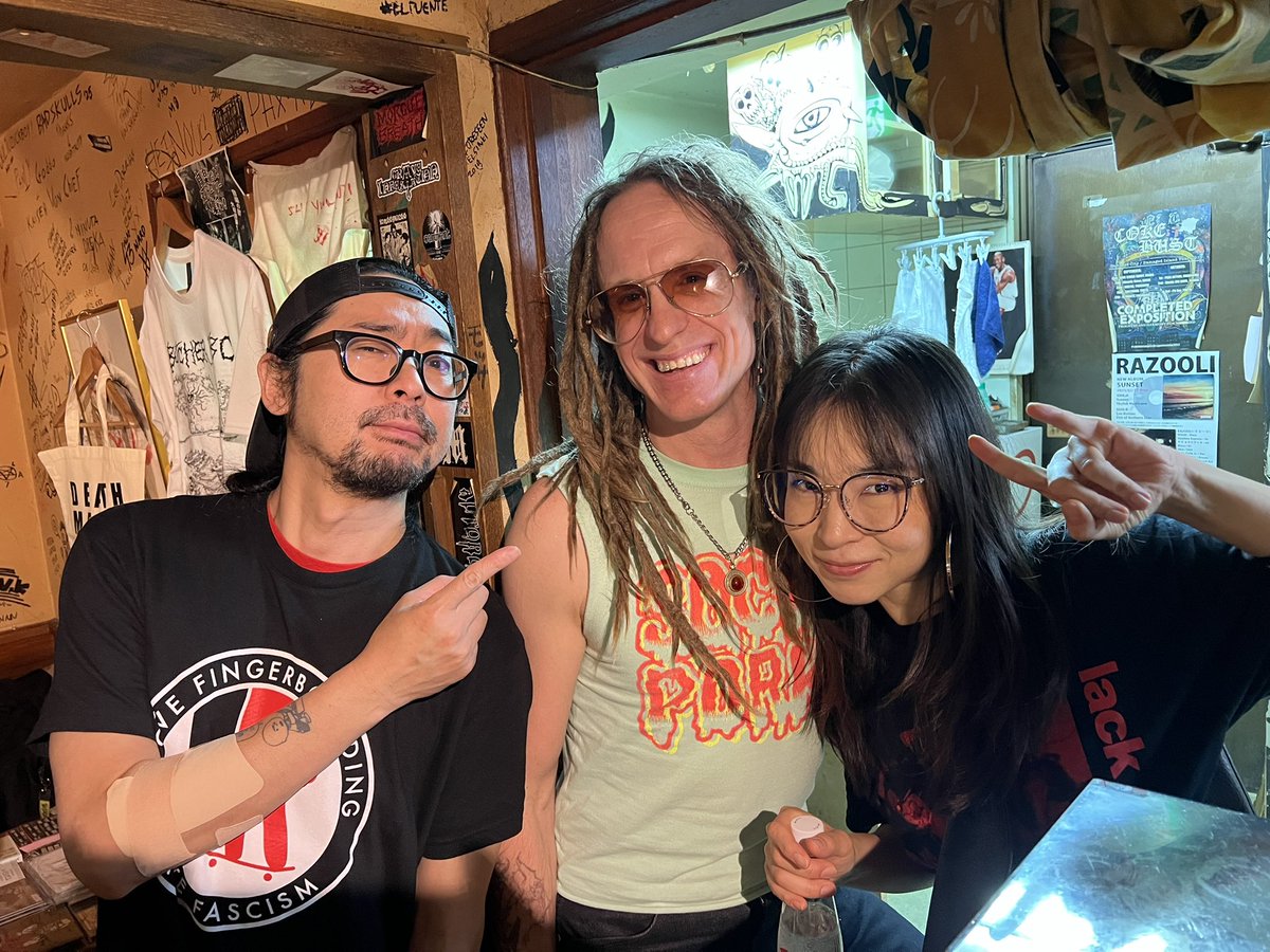 yokohama_puente's tweet image. 強烈なるマーベラスサンデー！

ナルさんをはじめ
皆さま最高の一夜を本当にありがとうございました！

貫禄高校生グンジ！急遽お手伝いありがとうございました！

【YOKOHAMA EXTREME】

SERIAL EXPERIMENTS
THIRSTY
KING KILL
Brag flashramp
ANALSKULLFUCK
FINAL EXIT
DEMOLISH TERROR(🇲🇾)