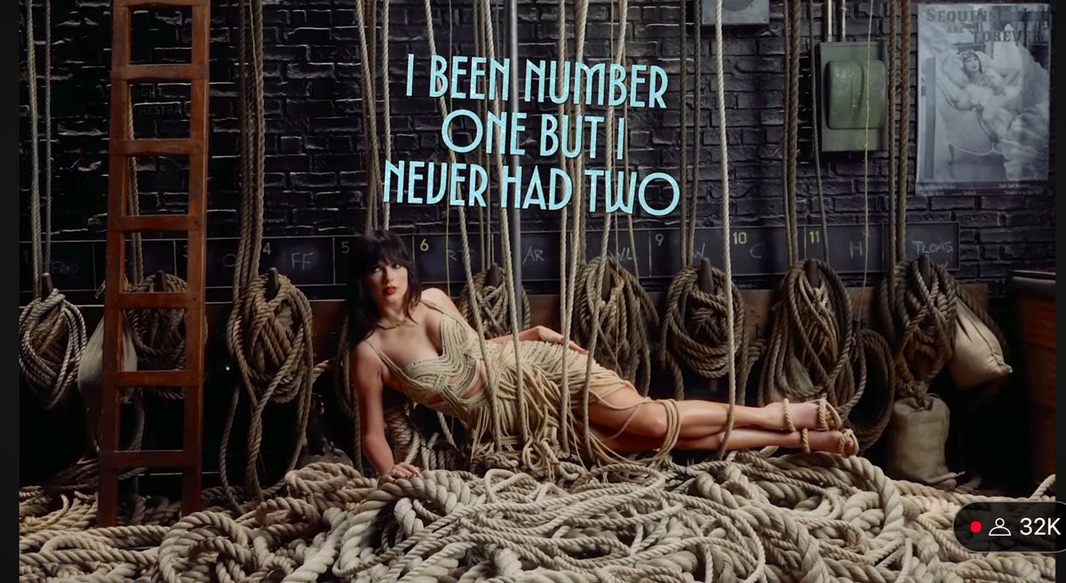 #ElizabethTaylorLyricVideo with one of my favorite looks 🪢❤️‍🔥👀
#IBeenNumberOneButINeverHadTwo
youtu.be/7X5iDKPrZH0?si…