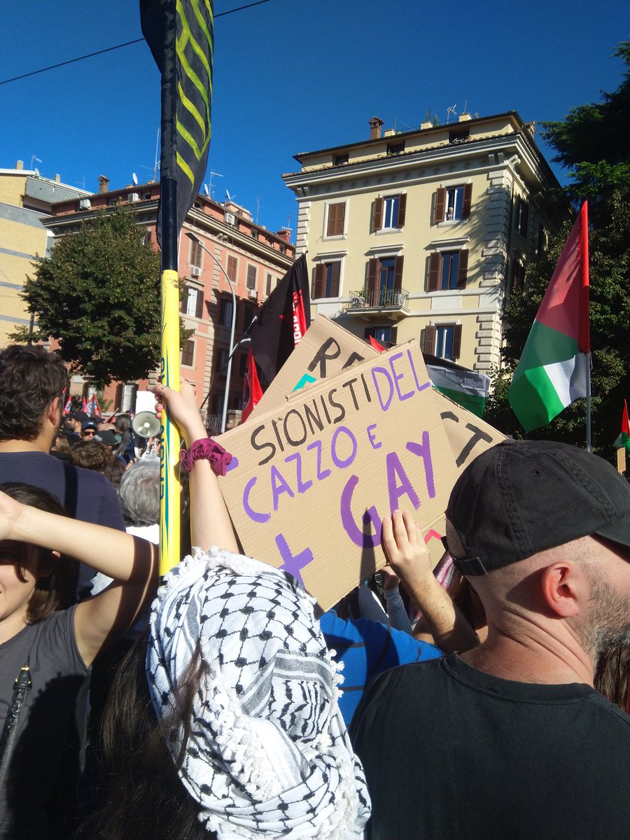 PizzyBoom's tweet image. Eravamo più di un milione sabato a Roma per #Gaza. É stata senza dubbio un'esperienza emozionante manifestare con così tanta gente per un motivo comune di così grande importanza. In un paese che dovrebbe essere democratico, non bisogna permettere che ci zittiscano.
#FreePalestine