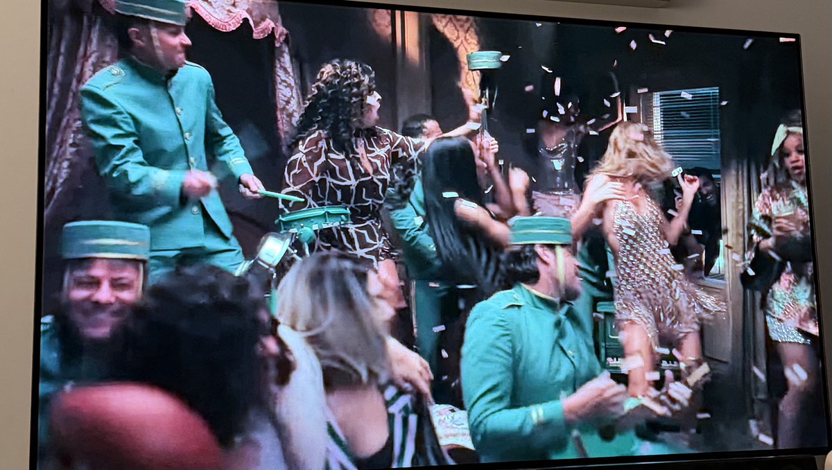 swiftbunnies's tweet image. My friend said that “The Fate of Ophelia” music video is like a grown-up “We Are Never Ever Getting Back Together” and I think she nailed it. The evolution — in all respects — is art. Beautifully done.