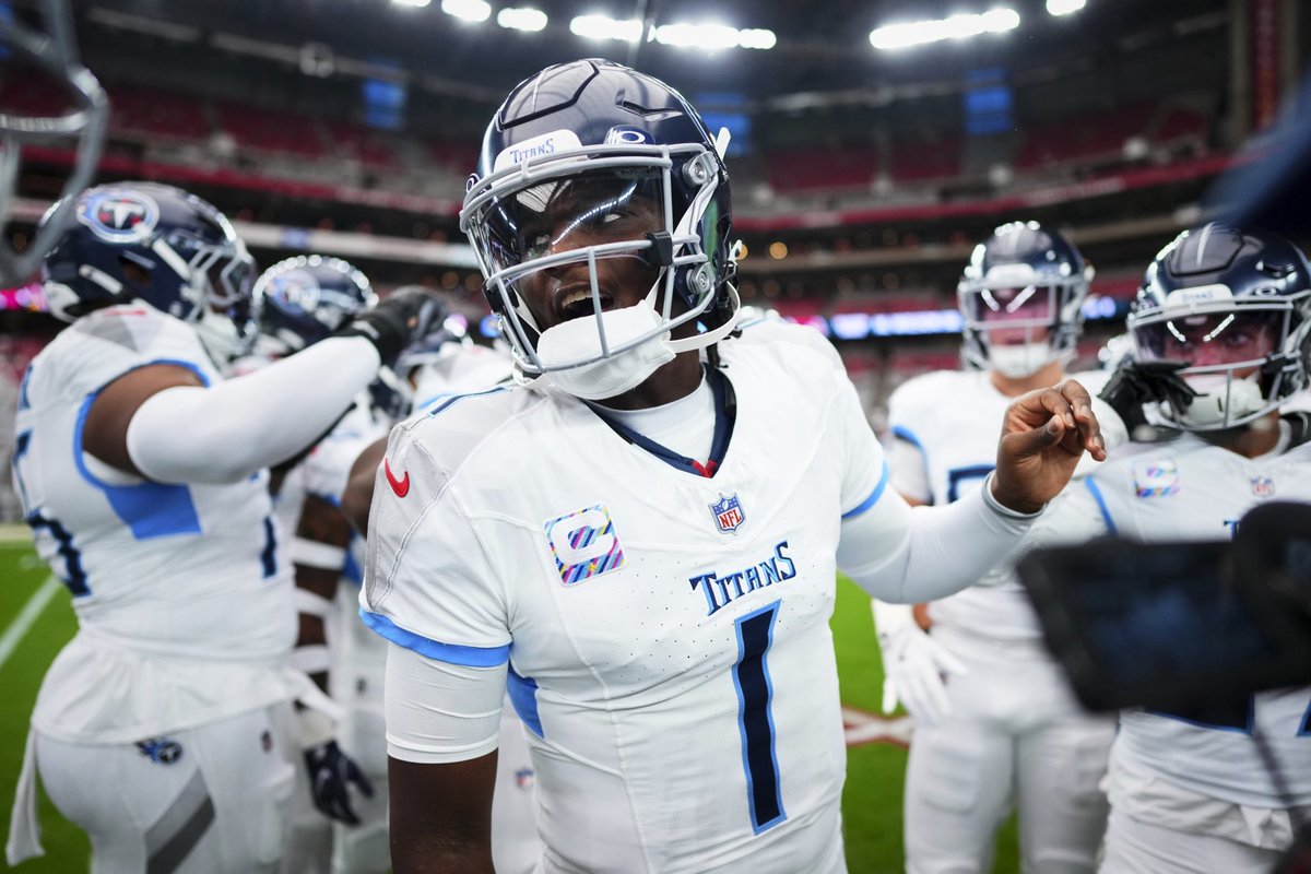 Cam Ward gets his FIRST NFL win 🤩 

265 PASS YDS 
21/39 COMP
1 PASS TD 

Comeback dub ✅