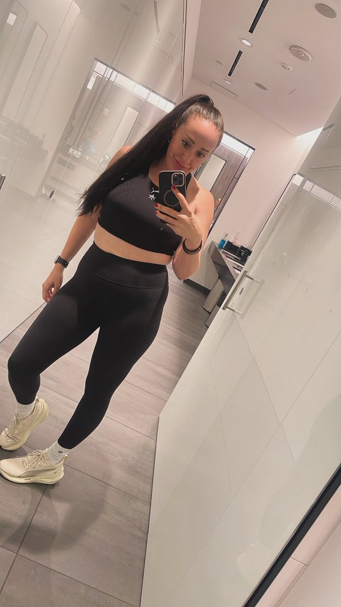 brazilrubyG's tweet image. My coach @alextoussaint25’s energy is so contagious, it’s unmatched in real life. I feel so grateful for him and my community.