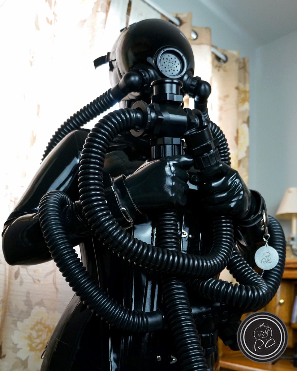 I'M ALREADY OWNED 🙇 (@slavenike99) on Twitter photo 