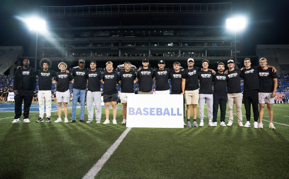 Successful on and off the diamond 📚

Our 3.0 Club returners were recognized during last night’s game!