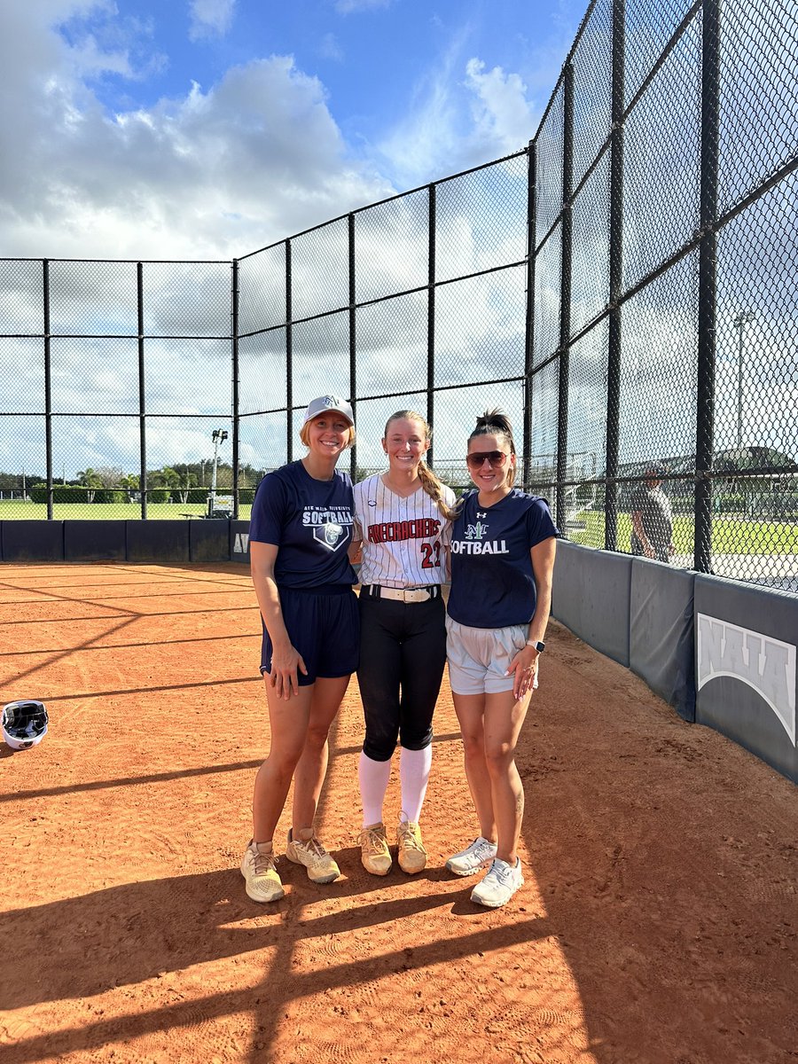 Lilly Rollinger tweet media