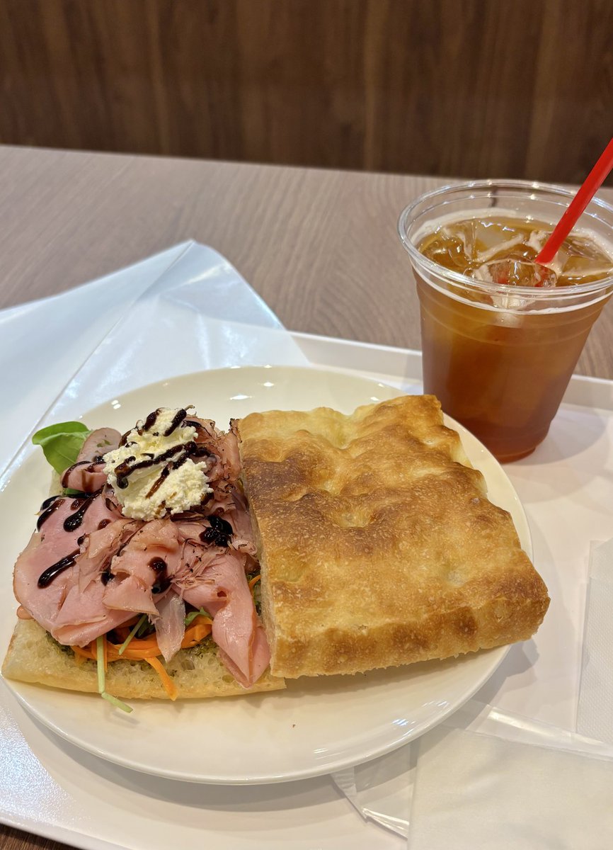 このあと9:00〜/14:30〜放送📻
伊丹の話題 伊丹の広がり
今回は「うまいもん」にフォーカスをあてて、先月宮ノ前にオープンした「TJ's DINER」さんをご紹介しています🥪🪩
当店名物の #バブルサンド とは…⁉️
ぜひお聴きください😊
#エフエムいたみ #ティージェーズダイナー
 instagram.com/p/DPalFixkQNK/…