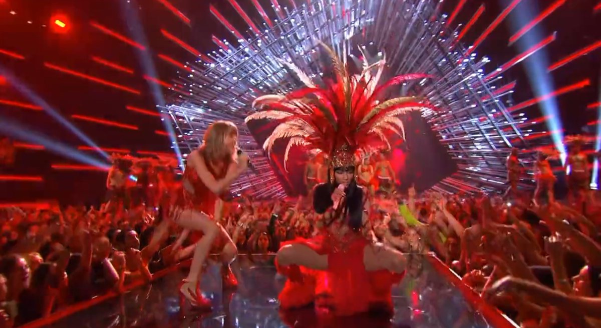 scandal_lady's tweet image. Let me tell you right now if @taylorswift13 n @NICKIMINAJ make a #disstrack hit I'm done bury me I retire