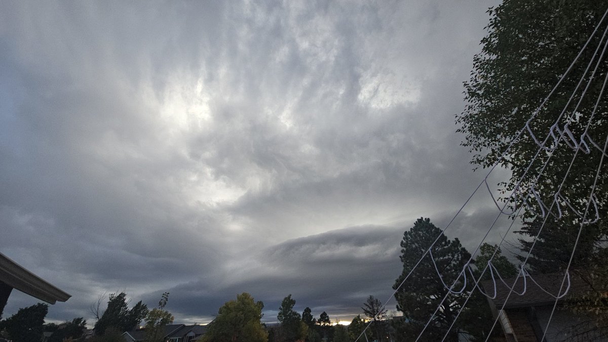 spacecookiemom's tweet image. A couple days of Fall weather rolling in. 
I&apos;m here for it! Fall is my favorite! 
#cowx #ColoradoSprings