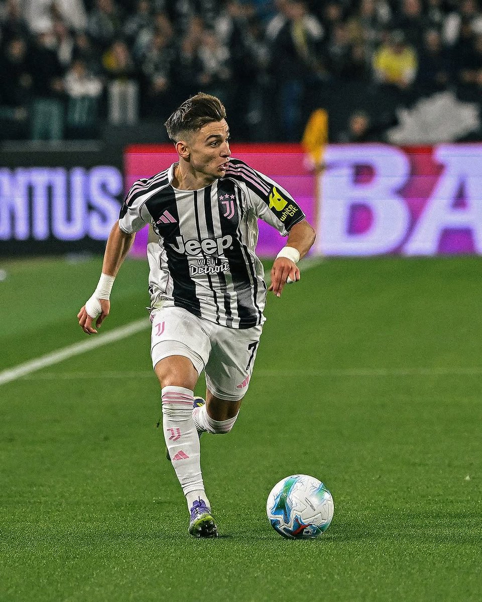AroundJuventus's tweet image. Pareri sulla prestazione di #Conceição in #JuveMilan? 👇