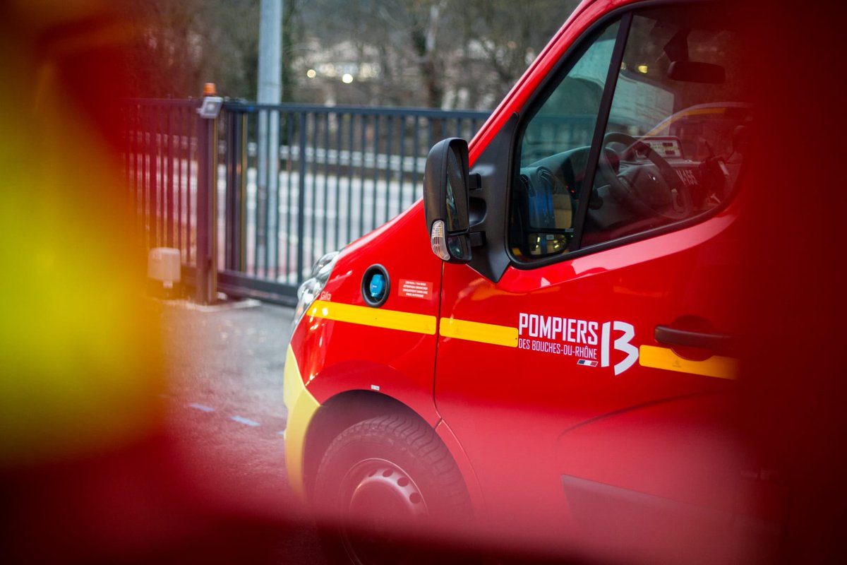 Pompiers13 tweet media