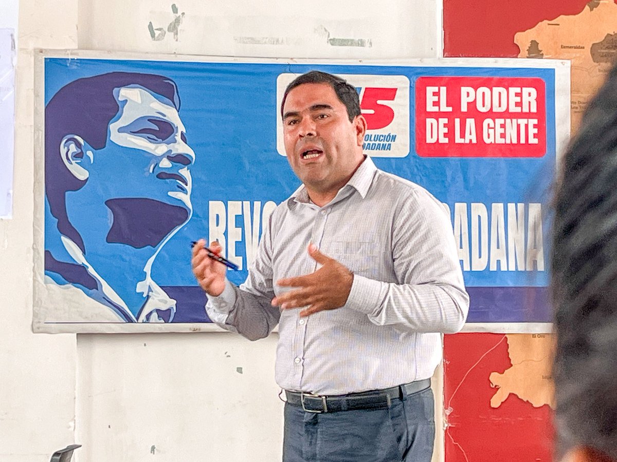 GuayasRC5's tweet image. 🌱 En #Bucay impulsamos el Frente Emprende Guayas, un espacio para fortalecer el talento local y convertir ideas en proyectos reales.

💪 La #Direccion provincial del guayas  sigue apostando por un #GuayasProductivo y solidario.

🤝 ¡Más unidos que nunca!