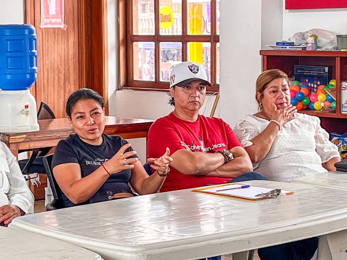 GuayasRC5's tweet image. 🌱 En #Bucay impulsamos el Frente Emprende Guayas, un espacio para fortalecer el talento local y convertir ideas en proyectos reales.

💪 La #Direccion provincial del guayas  sigue apostando por un #GuayasProductivo y solidario.

🤝 ¡Más unidos que nunca!